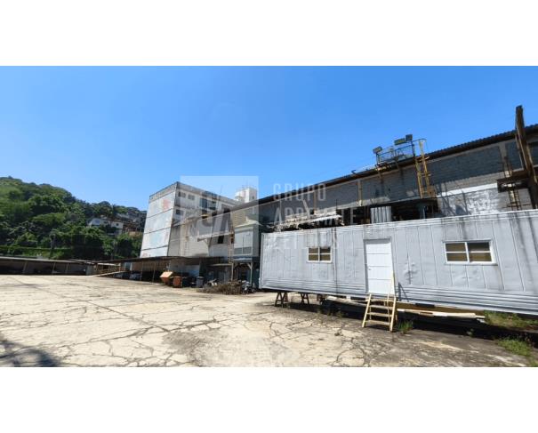 Foto de Galpão e Prédio em Terreno de 1.878,23m²