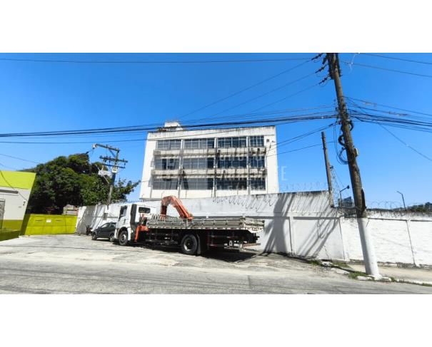 Foto de Galpão e Prédio em Terreno de 1.878,23m²
