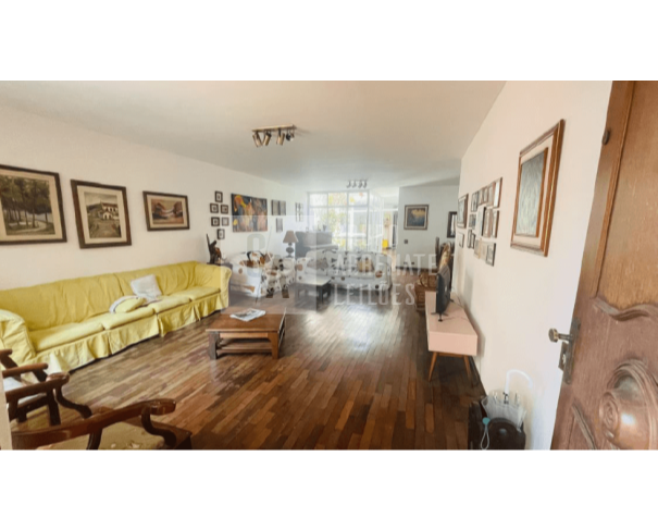 Foto de Casa Térrea em terreno de 400m²