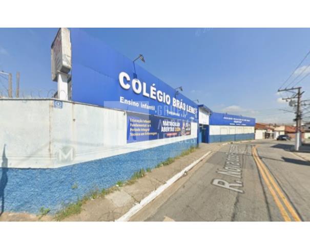Foto de Terreno com 6.700m² com prédios comerciais